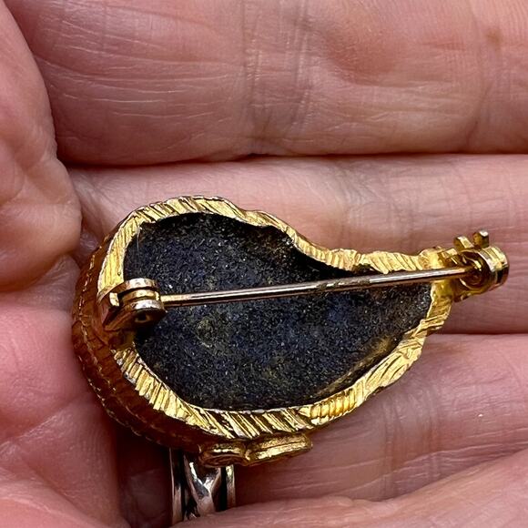 Signed Lester JOY Plique a Jour Purple Paisley BROOCH Gold Tone Costume Jewelry - Picture 6 of 7